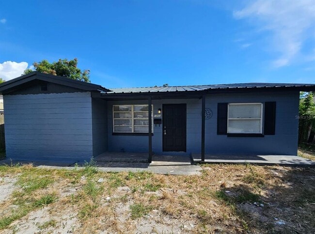 5860 70th Ave N in Pinellas Park, FL - Foto de edificio - Building Photo