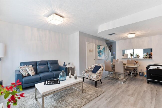 9925 NW 57th Mnr in Coral Springs, FL - Building Photo - Building Photo