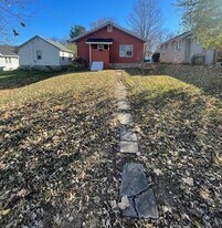 1208 S Lincoln St in Bloomington, IN - Building Photo