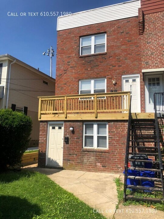 218 N Sycamore Ave in Clifton Heights, PA - Building Photo