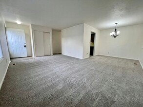 1191 E David Rd in Dayton, OH - Building Photo - Building Photo