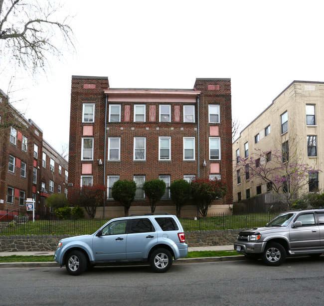 1439 Spring Rd NW in Washington, DC - Building Photo - Building Photo