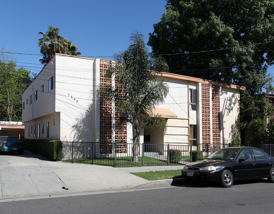 7540 Canby Ave in Reseda, CA - Building Photo