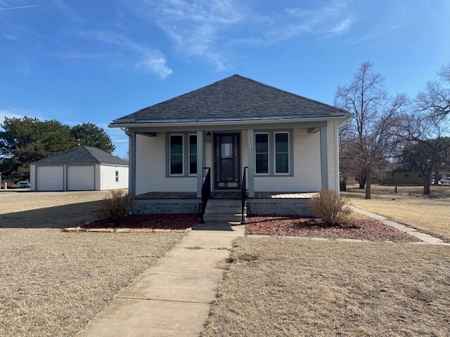 1104 10th St in Victoria, KS - Building Photo - Building Photo