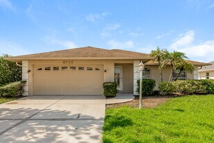 6732 65th Terrace E in Bradenton, FL - Building Photo