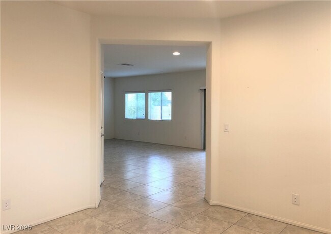 8380 Spanish Creek Ct in Las Vegas, NV - Building Photo - Building Photo