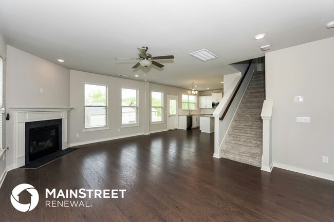 389 Black Thorn Ln in Gallatin, TN - Foto de edificio - Building Photo