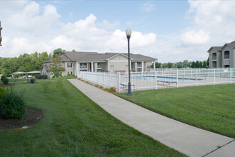 Griffin Gate Apartments in Hopkinsville, KY - Foto de edificio - Building Photo