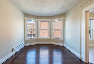 Towne Apartments in Seattle, WA - Building Photo - Building Photo