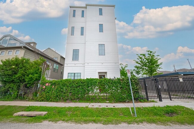 4318 Center St in Houston, TX - Building Photo - Building Photo