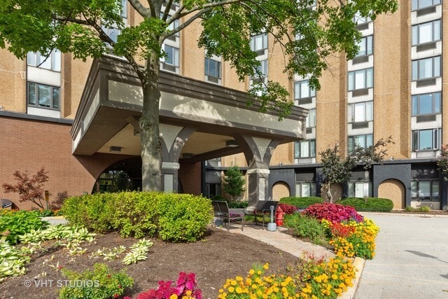 1 Renaissance Pl in Palatine, IL - Building Photo - Building Photo