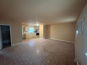 221-227 Maria St in Ft. Myers, FL - Foto de edificio - Building Photo