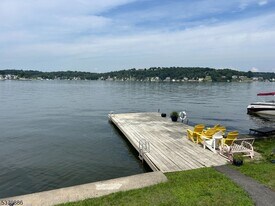 19 Windemere Ave in Mount Arlington, NJ - Building Photo