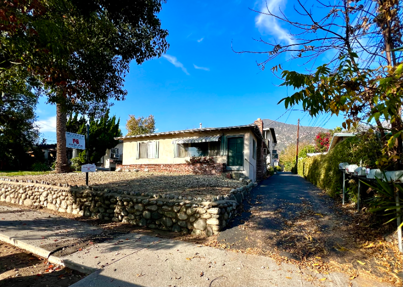 99 E Laurel Ave in Sierra Madre, CA - Building Photo