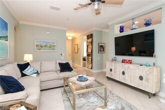 817 Carrick Bend Cir in Naples, FL - Foto de edificio - Building Photo