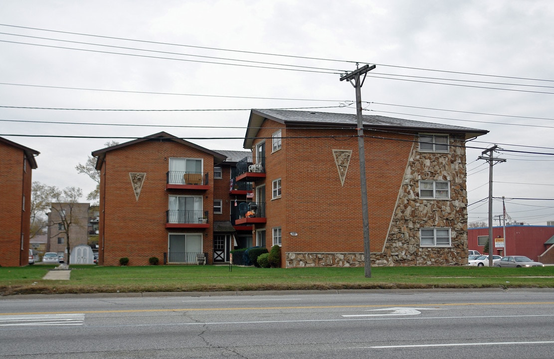 7359 W 79th St in Bridgeview, IL - Foto de edificio