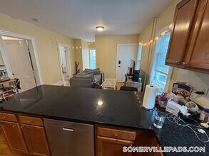 44 Gorham St, Unit 2 in Somerville, MA - Building Photo - Building Photo