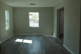 435 W Division St in Springfield, MO - Building Photo - Building Photo