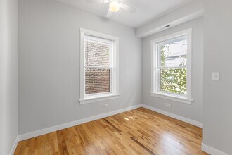 7456 N Greenview Ave in Chicago, IL - Building Photo - Building Photo