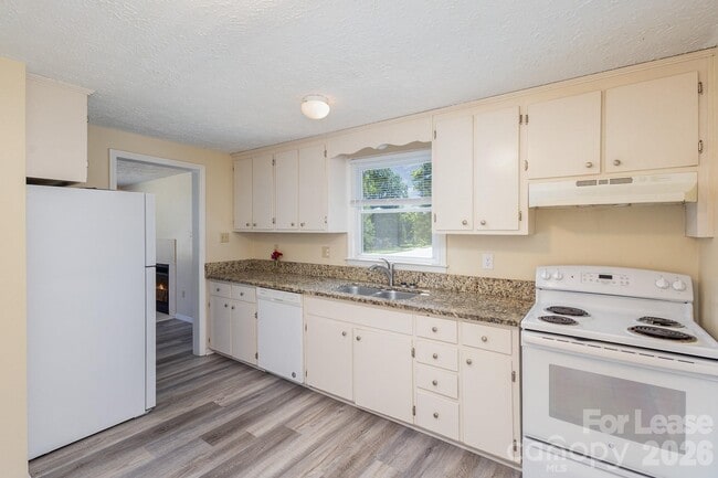 3131 Vestal Pl in Charlotte, NC - Building Photo - Building Photo