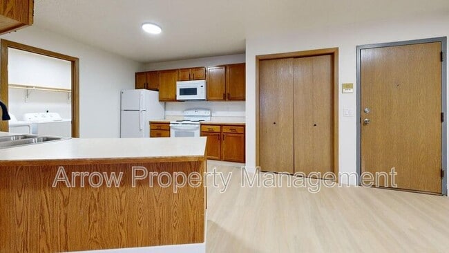 2141 Xavier St in Bismarck, ND - Building Photo - Building Photo