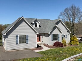 103 Pond Hill Rd in North Haven, CT - Building Photo