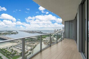 1400 Biscayne Blvd, Unit 2905 in Miami, FL - Building Photo