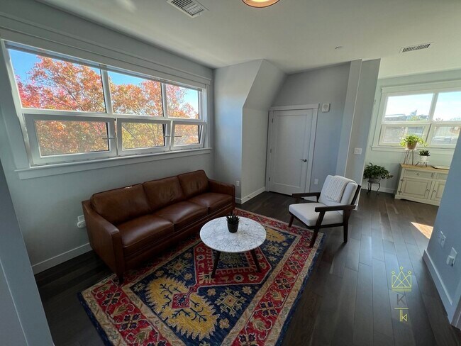 136 Babcock St, Unit 501 in Brookline, MA - Building Photo - Building Photo