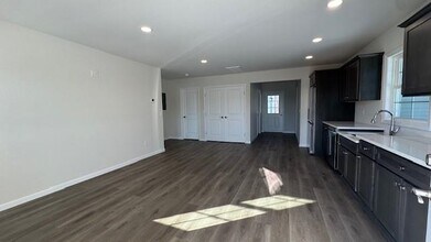 135 Cooper Rd-Unit -1 in Fishkill, NY - Building Photo - Building Photo