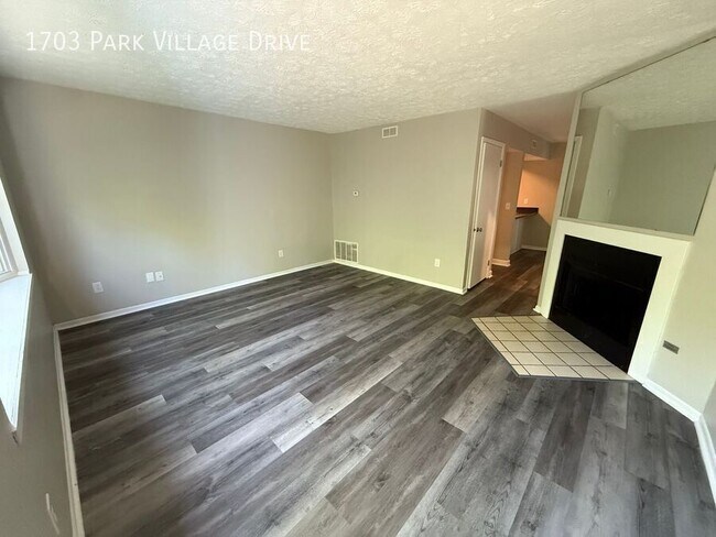 1703 Park Village Dr in Columbus, OH - Building Photo - Building Photo