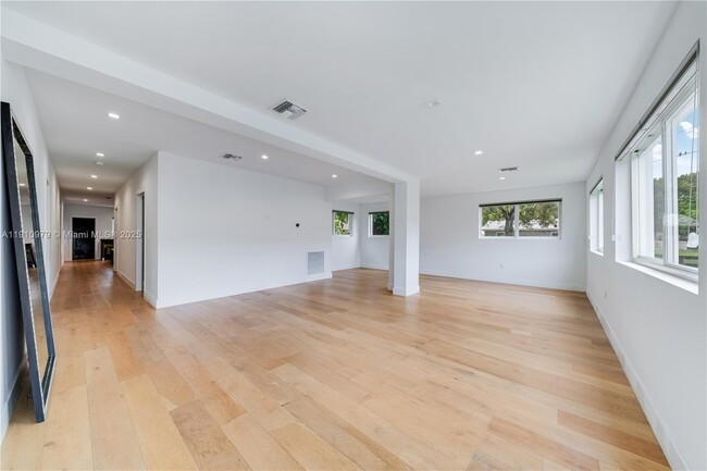 4301 NW 6th Ave in Miami, FL - Building Photo - Building Photo