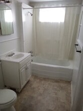 56 3rd Ave, Unit 2 in Gloversville, NY - Building Photo - Building Photo