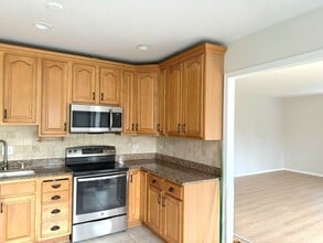 5185 Grand Ave in Gurnee, IL - Foto de edificio - Building Photo