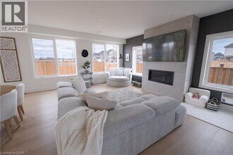 81 Homestead Way in Thorold, ON - Building Photo - Building Photo