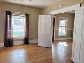 1314 Oak St in Kalamazoo, MI - Building Photo - Building Photo