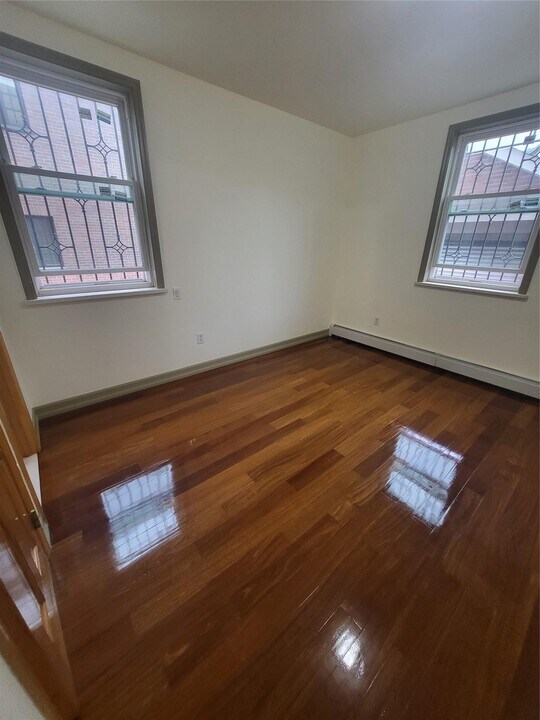 149-24 Delaware Ave-Unit -1st Floor in Queens, NY - Building Photo