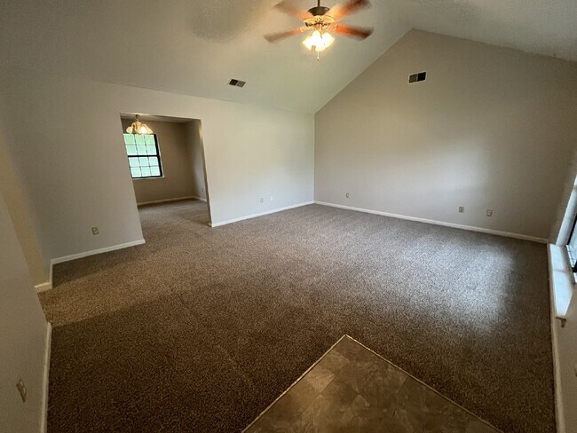 1315 Crossgate Ct in Hinesville, GA - Building Photo - Building Photo