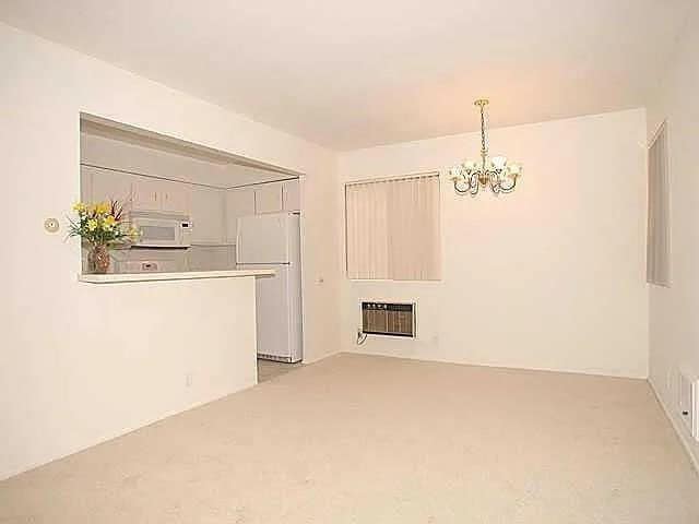 1353 Caminito Gabaldon, Unit D in San Diego, CA - Foto de edificio - Building Photo