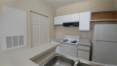 2652 Robert Trent Jones Dr in Orlando, FL - Building Photo - Building Photo