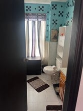 129 County St, Unit 3 in Fall River, MA - Building Photo - Building Photo