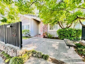 5182 Jomar Dr in Concord, CA - Building Photo - Building Photo