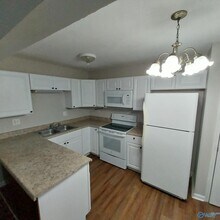 12009 Sugar Mill Cir in Huntsville, AL - Building Photo - Building Photo