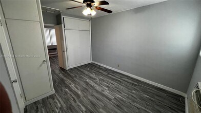 2211 Lincoln St in Hollywood, FL - Building Photo - Building Photo