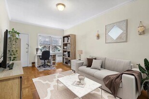 16 Micieli Pl, Unit 2 in Brooklyn, NY - Building Photo