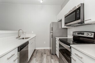 3015 Bryan St, Unit 1A in Dallas, TX - Building Photo - Building Photo