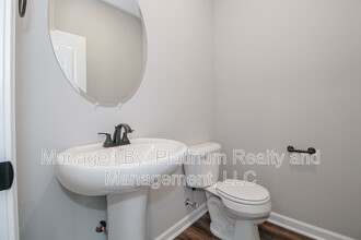 1115 Hillwood Dr in Clarksville, TN - Building Photo - Building Photo