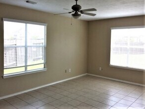 3406 Chateaucrest Ct in Houston, TX - Building Photo - Building Photo