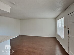 3624 Parkridge Dr in Dallas, TX - Foto de edificio - Building Photo