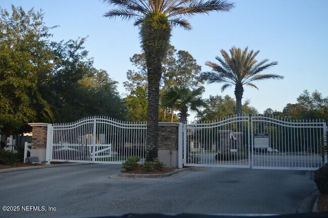 7229 Deerfoot Cir in Jacksonville, FL - Building Photo - Building Photo