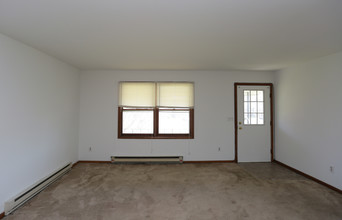 3160 Marra Ln in Schenectady, NY - Building Photo - Interior Photo